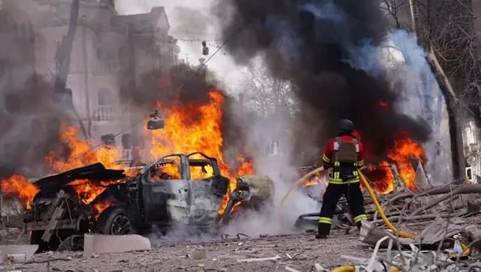 Rusia bombardeó con misiles la ciudad de Sumy, en el noreste de Ucrania, en el ataque más mortífero del año