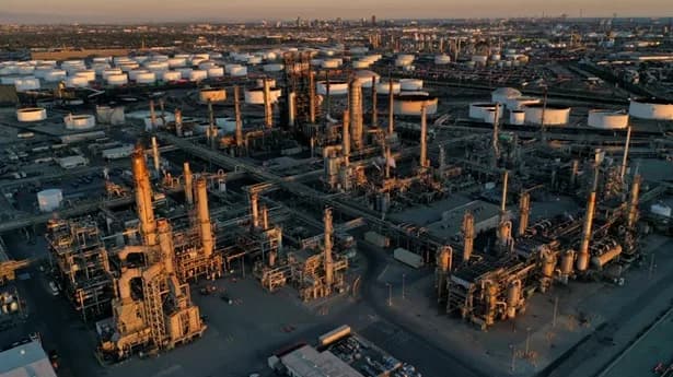 Refinería de Cartagena rehabilita tramo vial con asfalto modificado con plástico reciclado