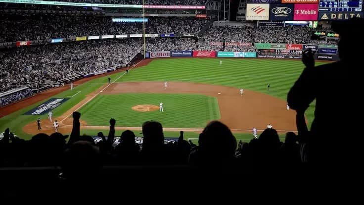 Yankees de Nueva York vencieron 11 por cuatro a Los Ángeles Dodgers en la Serie Mundial; será necesario el quinto juego