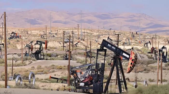 Brent subió más del 4% mientras Estados Unidos supuestamente envía su tercer portaaviones a Oriente Medio