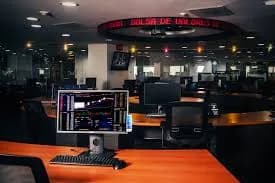 A abril de 2024, las ganancias de las comisionistas de bolsa cayeron 22,1%, en comparación con el mismo periodo del año pasado