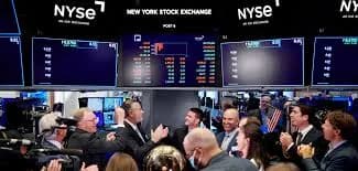 Los futuros de Wall Street operan al alza mientras los inversores esperan la decisión sobre los tipos de interés de la Reserva Federal