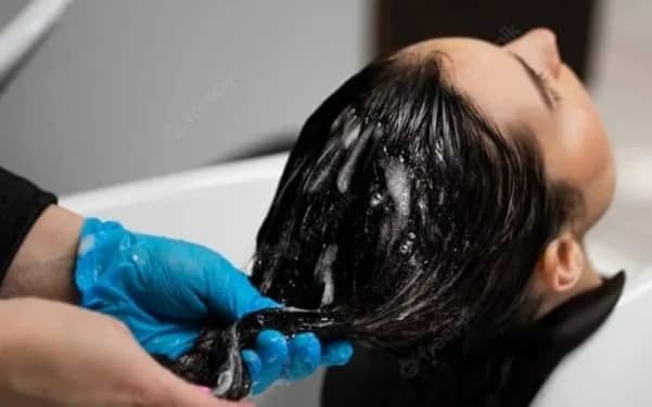 Invima pidió a consumidores precaución con el uso de productos alisadores de cabello