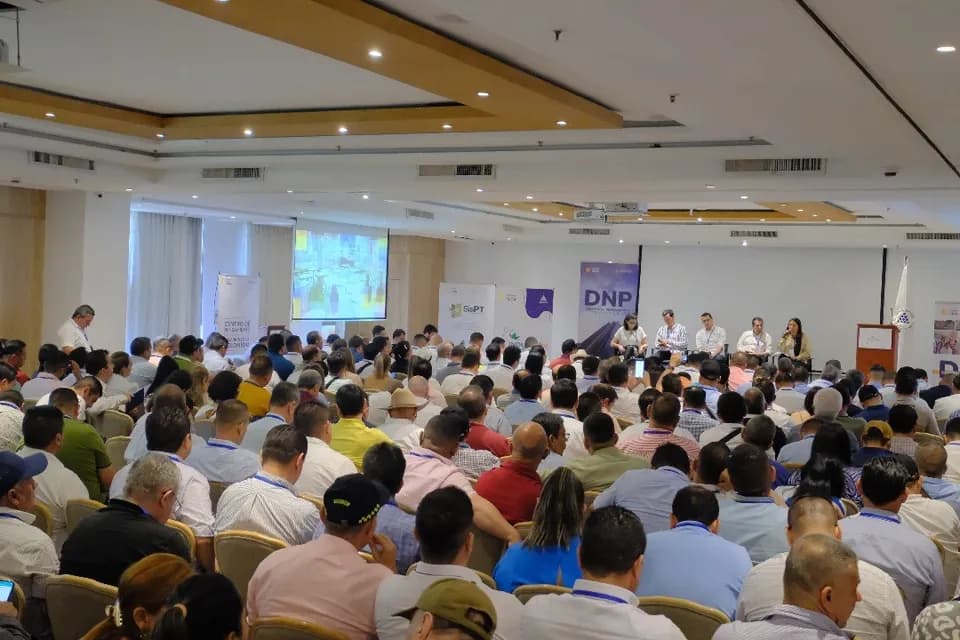 Departamento Nacional de Planeación y alcaldes electos, construyen los próximos planes de desarrollo territoriales en los que se invertirán $224,5 billones para el 2024