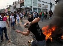 Se registran enfretamientos en San Andresito de San José en el centro de Bogotá ante operativos de la Policía Nacional