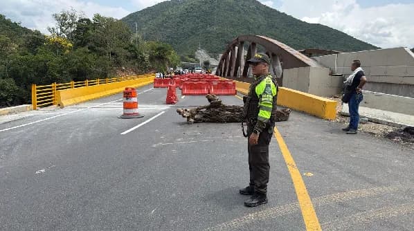 Manifestantes levantan cierre en la vía Bogotá – Girardot a la espera de reunión con el Gobierno Nacional a las 2:00 p.m.
