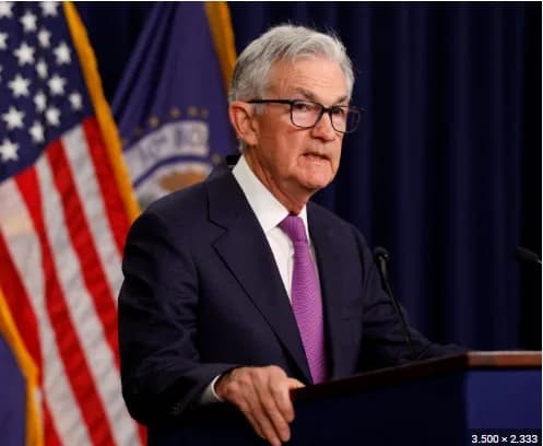 Powell explicó al Congreso de E.U. que el recorte de tasas no será apropiado hasta que la Fed gane mayor confianza en la inflación