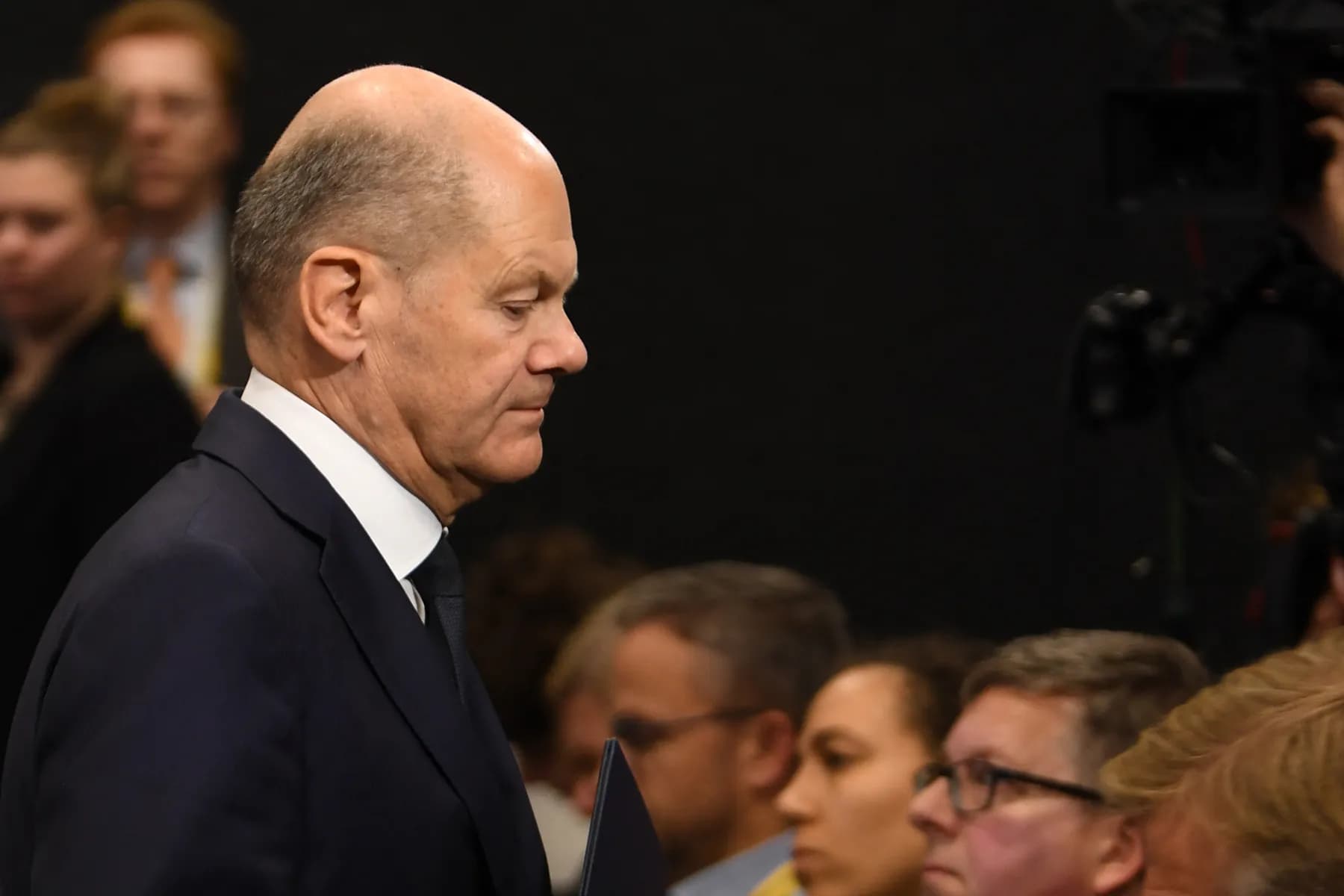 El canciller alemán Olaf Scholz perdió moción de confianza, despejando el camino para las elecciones de febrero