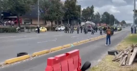 Terminales de transporte terrestre de Colombia han reducido 81,2% sus pasajeros debido a los cierres viales por el paro camionero