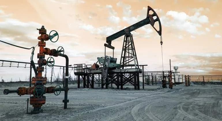 Precios del petróleo operan mixtos a medida que la preocupación por los ataques de los hutíes contra Arabia Saudita eclipsa la recuperación de la oferta