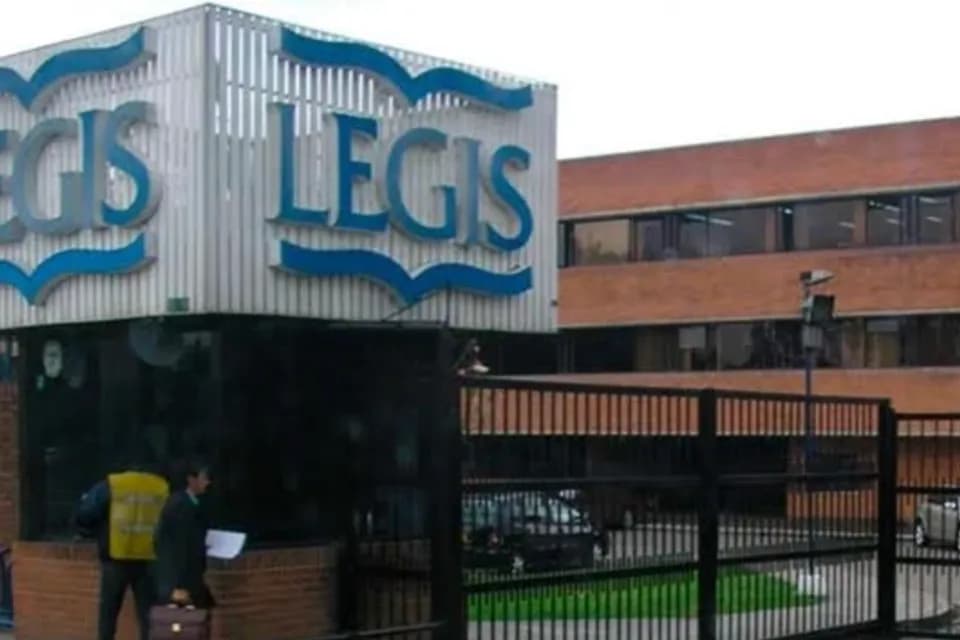 Cesaron pagos Metropolitan Printer (Legis) con pasivos por $27.850 millones y Legis Editores con deudas por $14.339 millones