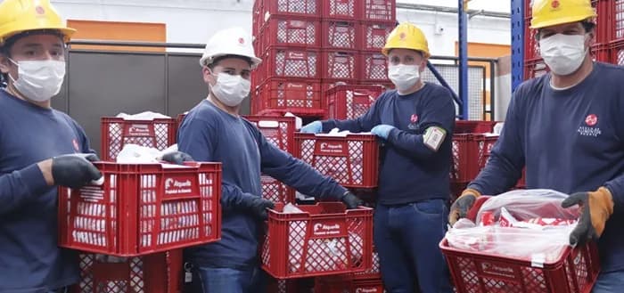 Alquería donará más de seis millones de vasos de productos lácteos en este 2025 a la Red de Bancos de Alimentos de Colombia