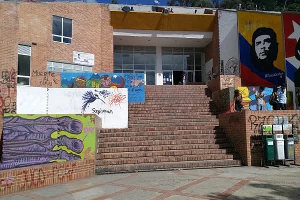 Autoridades reportan bloqueos en diferentes puntos de Bogotá, por protestas de estudiantes de la Universidad Distrital