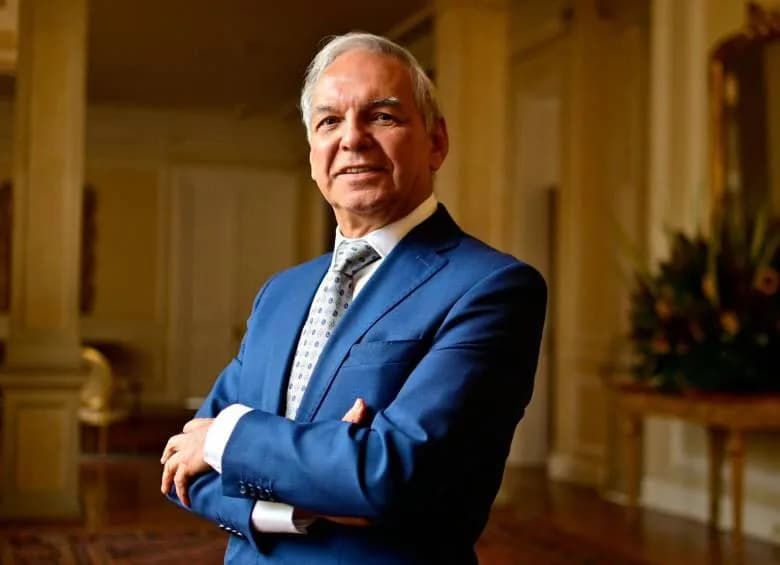 Tras recibir un anónimo, minHacienda Bonilla radicó denuncia ante la Fiscalía contra el presidente de Ecopetrol, Ricardo Roa, y Nicolás Alcocer, hijo de la primera dama
