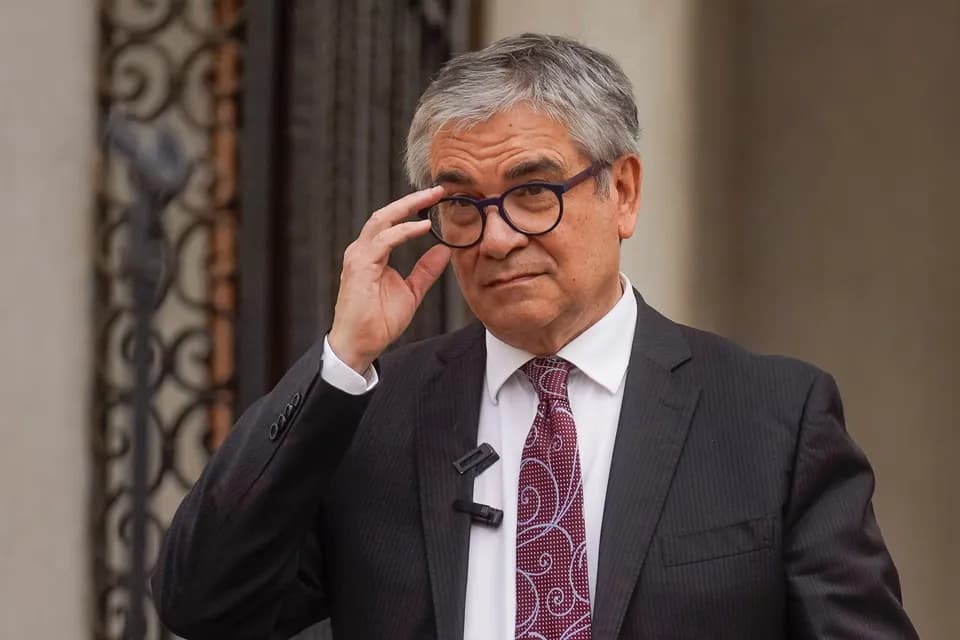 Ministro de Hacienda chileno atribuyó alza del dólar a factores externos y proyectó impacto moderado en la inflación