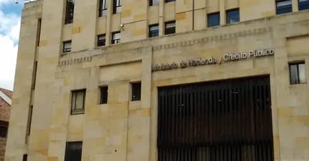 Equipo económico del Gobierno debe recuperar $6.680 millones que giró por error a funcionarios del Estado en noviembre de 2023