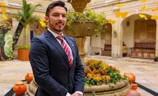 Suspende provisionalmente el nombramiento de Juan Carlos Florián como ministro de Igualdad; Benedetti dice que la demanda pierde sustento