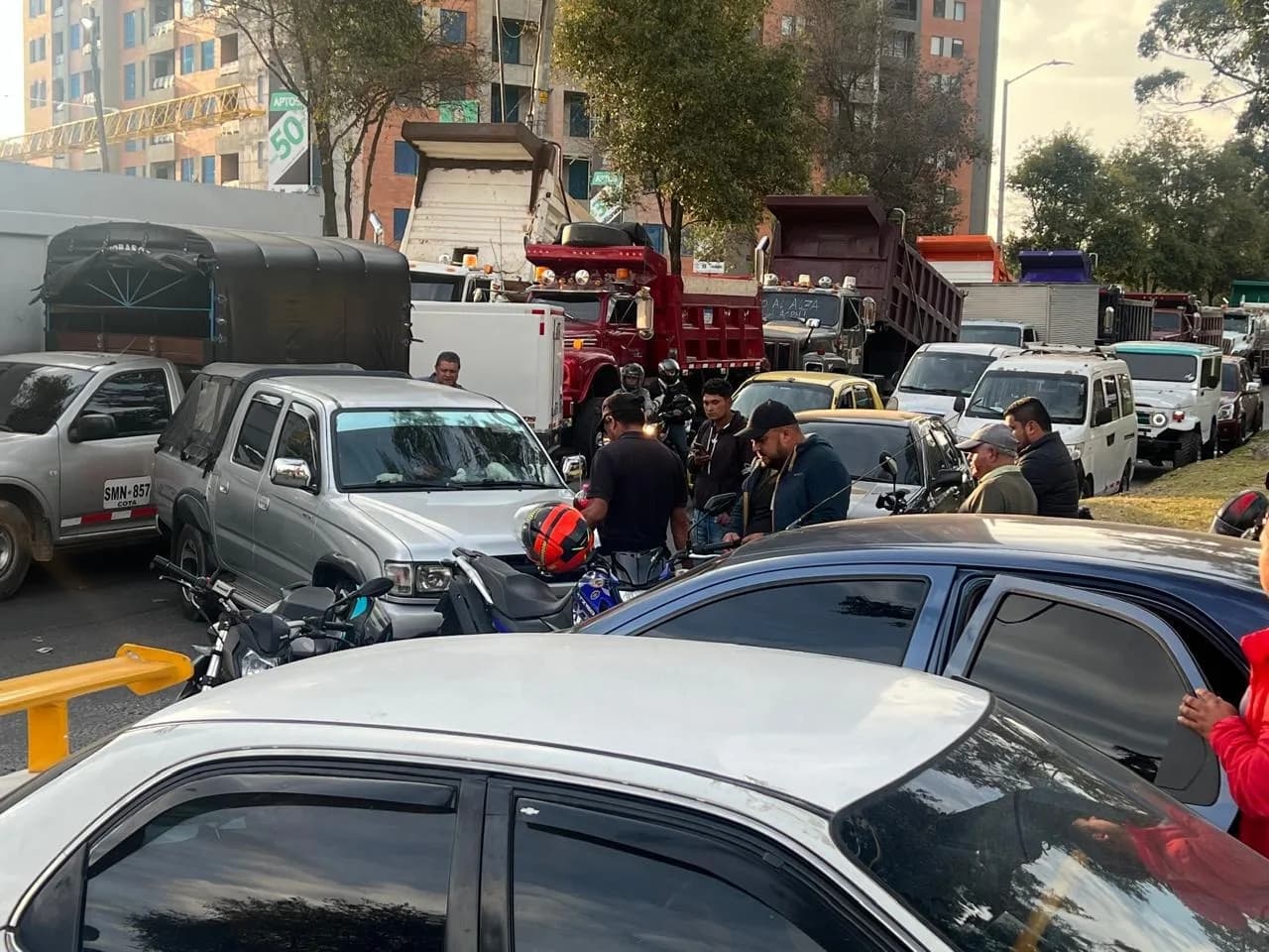 Gobierno Nacional ordenó intervenir puntos de bloqueo: La Fuerza Disponible llegó a la Autopista Norte con Calle 183 para recuperar la movilidad