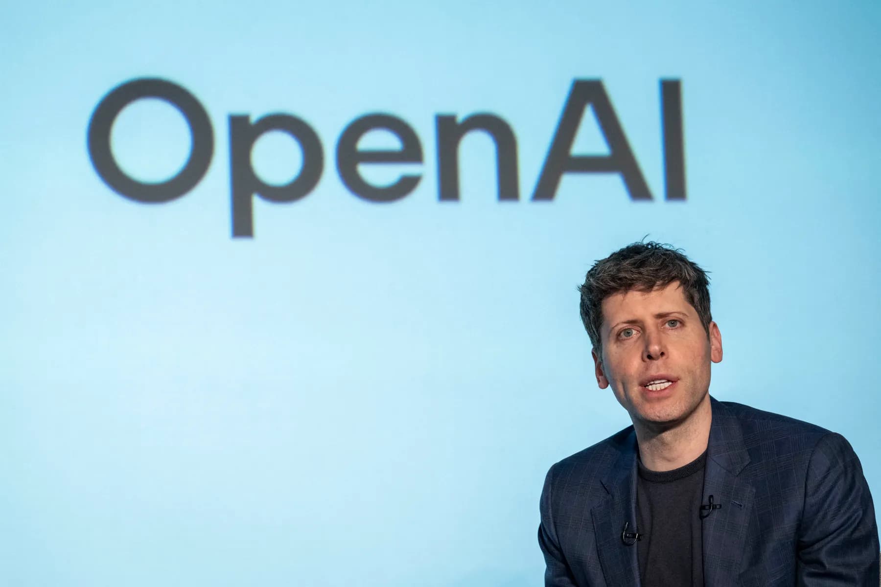 Elon Musk e inversores ofrecen US$97.400 millones por el control de OpenAI