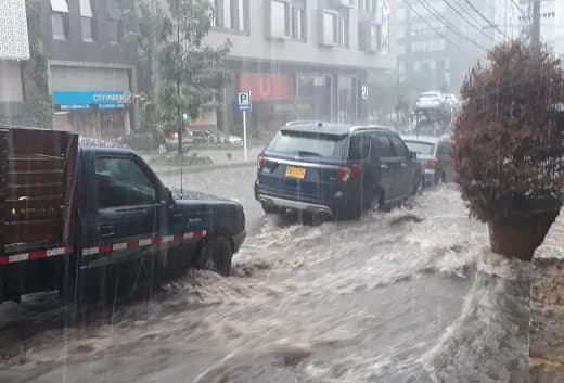 Las fuertes lluvias en Bogotá y Cundinamarca consolida el Fenómeno de La Niña en noviembre y mantiene la alerta ante posibles inundaciones